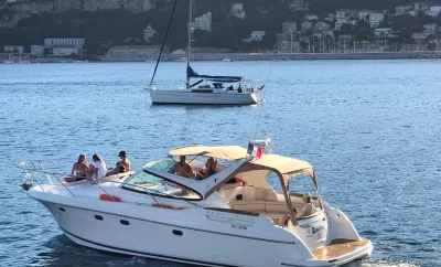 Rent a boat in Nice – Jeanneau Prestige 34 (2005)