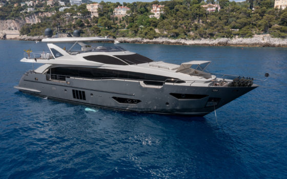 Yacht charter in Monaco – Azimut 95 (2017)